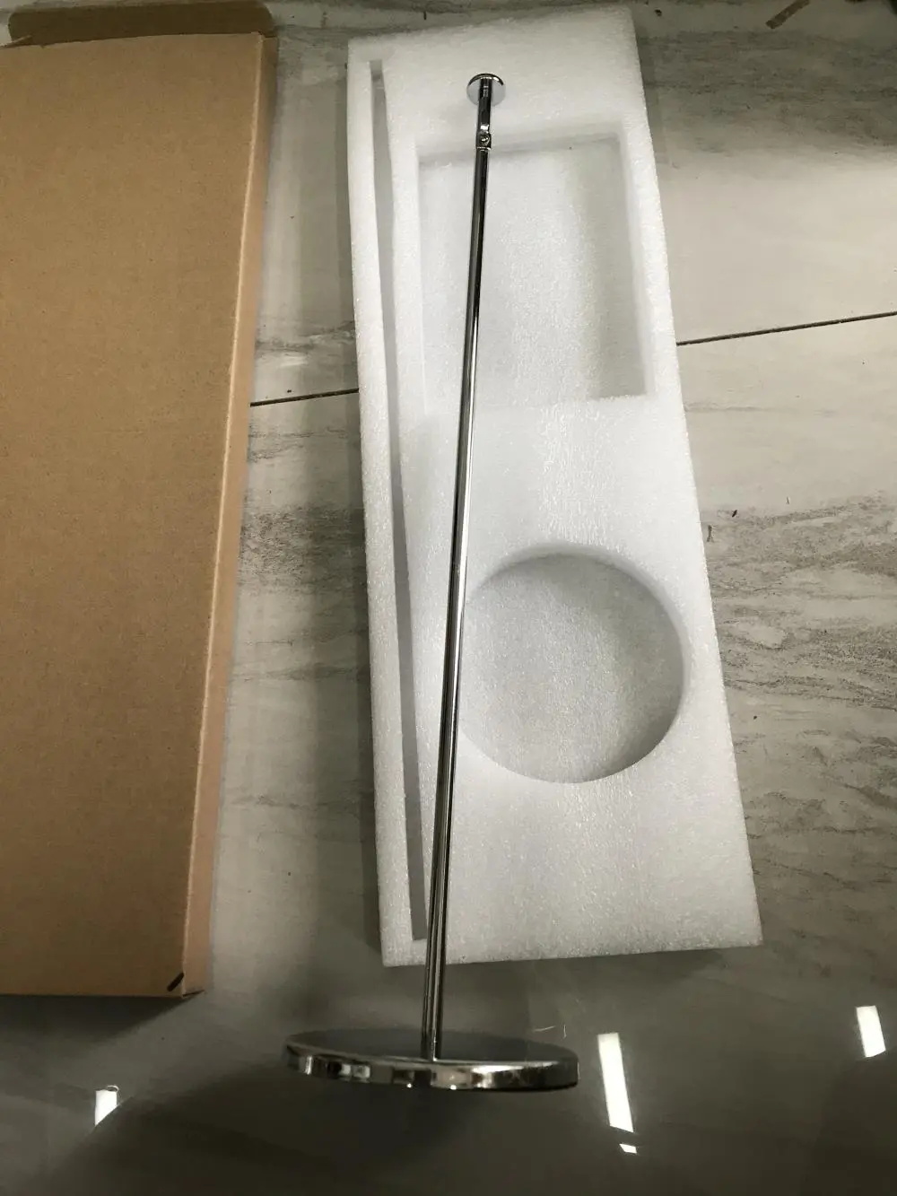 Mât de drapeau de table en métal